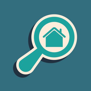 Yeşil Arama Evi simgesi mavi arkaplanda izole edildi. Büyüteç altındaki bir evin emlak sembolü. Uzun gölge tarzı. Vektör İllüstrasyonu