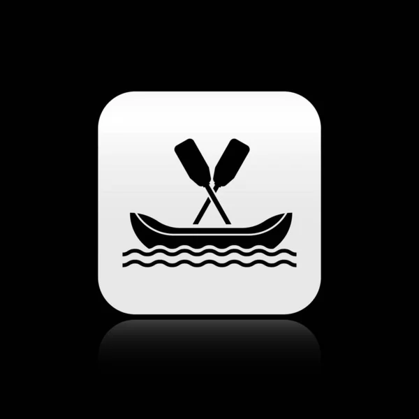 Icône bateau Rafting noir isolé sur fond noir. Kayak avec pagaies. Sports nautiques, sports extrêmes, vacances, vacances, team building. Bouton carré argenté. Illustration vectorielle — Image vectorielle