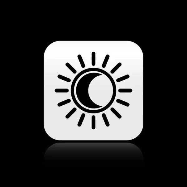 Fekete napfogyatkozás a Nap ikon elszigetelt fekete háttérrel. Teljes szonár napfogyatkozás. Ezüst négyzet gomb. Vektorillusztráció — Stock Vector