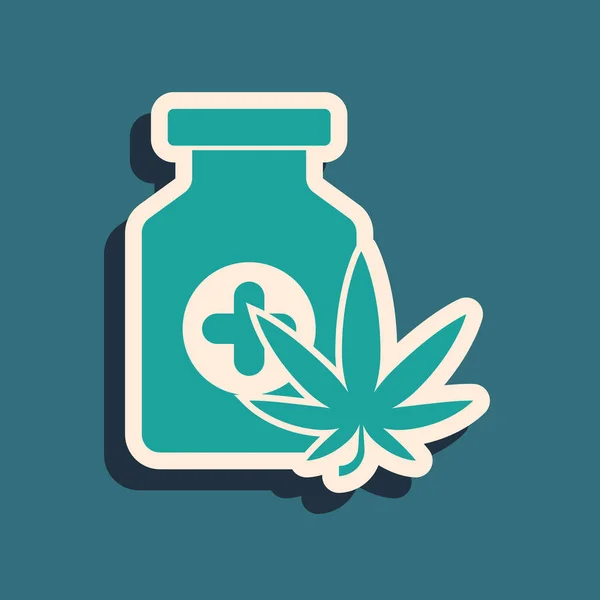 Mavi arka planda marihuana ya da kenevir yaprağı ikonu bulunan yeşil tıbbi şişe. Kavanozlardaki kenevir yağı özlerini taklit et. Uzun gölge tarzı. Vektör İllüstrasyonu — Stok Vektör
