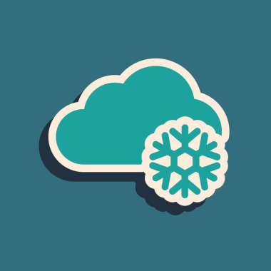 Mavi arka planda izole edilmiş kar simgesine sahip Yeşil Bulut. Kar taneli bulut. Tek hava durumu simgesi. Kar işareti. Uzun gölge stili. Vektör İllüstrasyonu