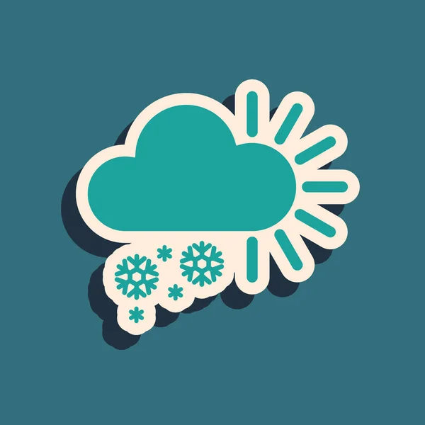 Verde Nublado con icono de nieve aislado sobre fondo azul. Nube con copos de nieve. Icono de tiempo único. Signo de niebla. Estilo de sombra larga. Ilustración vectorial — Archivo Imágenes Vectoriales