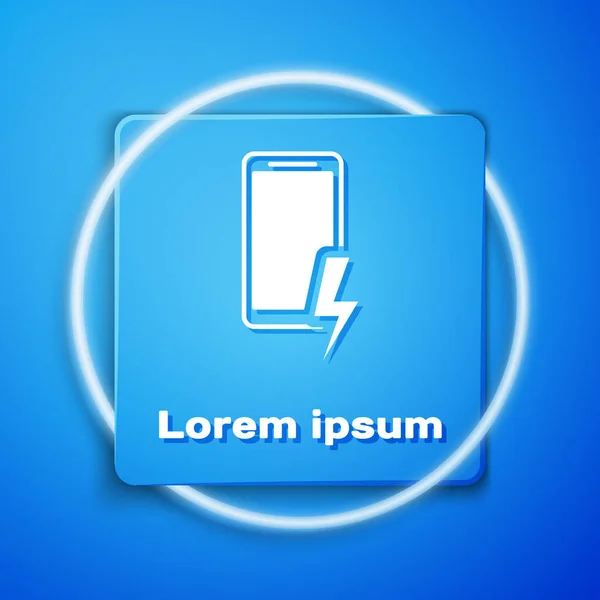 Witte Smartphone opladen batterij pictogram geïsoleerd op blauwe achtergrond. Telefoon met bijna lege batterij. Blauwe vierkante knop. Vector Illustratie — Stockvector