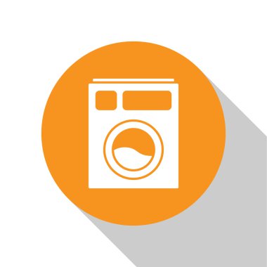 Beyaz Yıkama simgesi beyaz arkaplanda izole edildi. Çamaşır makinesi simgesi. Çamaşır makinesi, çamaşır makinesi. Ev aletleri sembolü. Turuncu daire düğmesi. Vektör İllüstrasyonu.