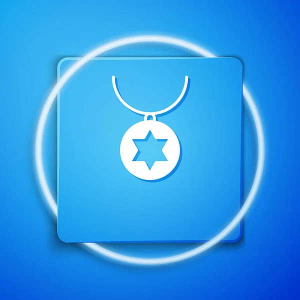白色的大卫之星项链上的链条图标孤立在蓝色的背景 犹太教 以色列的象征 珠宝和配件 蓝色正方形按钮 病媒图解 — 图库矢量图片