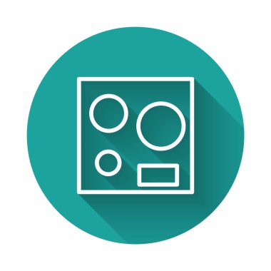 Beyaz çizgi elektrikli soba ikonu uzun gölgeli izole edilmiş. Mutfak tabelaları. Dört daire ocağı olan bir hob. Yeşil daire düğmesi. Vektör İllüstrasyonu