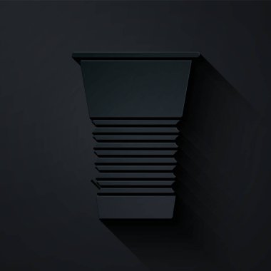 Kağıt kesiği simgesi siyah arkaplanda izole edilmiş. Soda bardağı. Taze soğuk içecek sembolü. Kağıt sanatı tarzı. Vektör İllüstrasyonu.