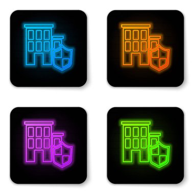 Beyaz arka planda izole edilmiş kalkan simgesi olan parlak neon bir ev. Sigorta konsepti. Güvenlik, güvenlik, koruma, konsept koruma. Siyah kare düğme. Vektör..