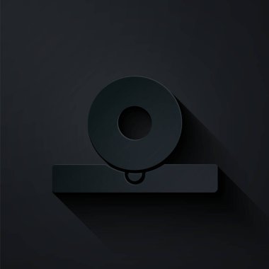 Kağıt kesiği Otolaryngological baş yansıtıcı ikonu siyah arkaplanda izole edilmiş. Hastanın kulağını, boğazını ve burnunu incelemek için ekipman. Kağıt sanatı tarzı. Vektör İllüstrasyonu.