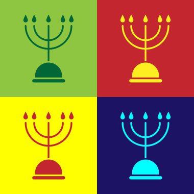 Pop Art Hanuka menorah simgesi renk arkaplanında izole edilmiş. Geleneksel Hanuka sembolü. Tatil dini, Yahudi Işık Festivali. Vektör İllüstrasyonu.