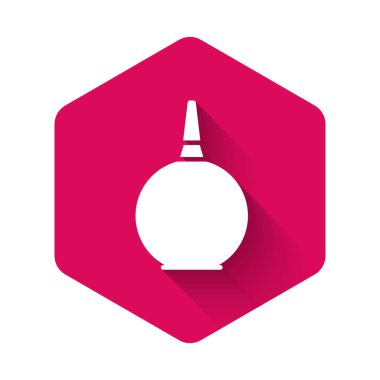 Beyaz Düşman simgesi uzun gölgeli izole edilmiş. Plastik uçlu bir düşman. Tıbbi armut. Pembe altıgen düğmesi. Vektör İllüstrasyonu.