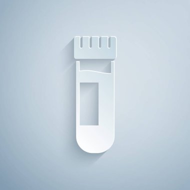 Kağıt kesiği Test tüpü ya da gri arka planda kan ikonu olan matara. Laboratuvar, kimyasal, bilimsel cam levha. Kağıt sanatı tarzı. Vektör İllüstrasyonu.