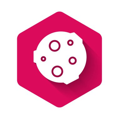 Beyaz Ay simgesi uzun gölgeli izole edilmiş. Pembe altıgen düğmesi. Vektör İllüstrasyonu.