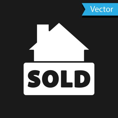 Siyah arkaplanda izole edilmiş metin simgesi satılan beyaz asılı işareti. Çıkartma satıldı. Tabela satıldı. Vektör.