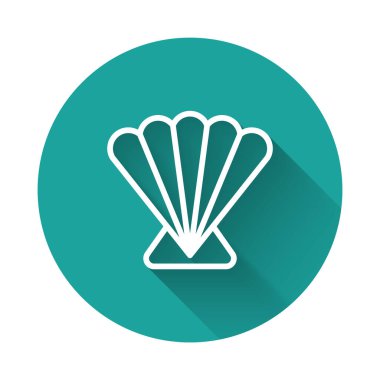 Beyaz çizgi deniz kabuğu simgesi uzun gölgeli izole edilmiş. Deniz kabuğu işareti. Yeşil daire düğmesi. Vektör..