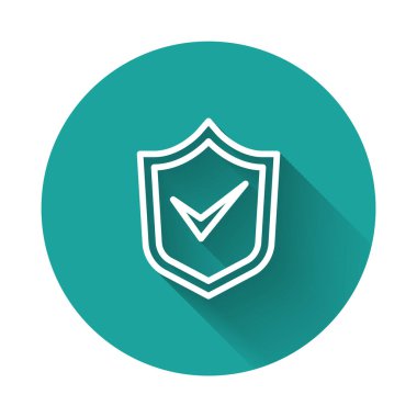 Beyaz çizgi kalkanı, uzun gölgeli iz simgesiyle izole edildi. Güvenlik, güvenlik, koruma, gizlilik kavramı. Kene izi onaylandı. Yeşil daire düğmesi. Vektör.