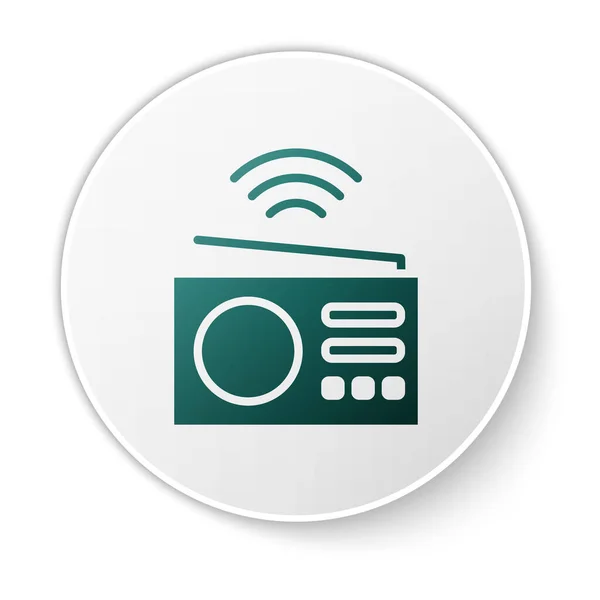 녹색 스마트 라디오 시스템 아이콘은 흰색 배경에 분리되어 있습니다. 사물의 인터넷과 무선 연결이라는 것이죠. 흰 동그라미 단추. Vector — 스톡 벡터