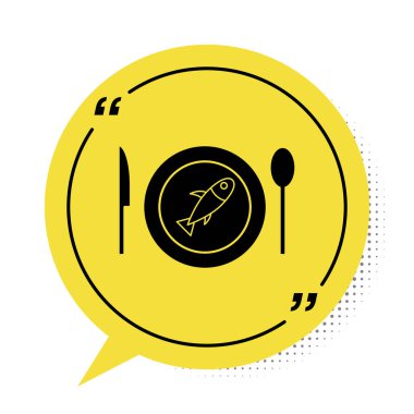 Beyaz arka planda izole edilmiş bir tabak ikonunda siyah balık. Sarı konuşma balonu sembolü. Vektör..