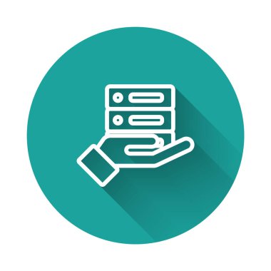 Beyaz çizgi sunucusu, Data, Web sunucu simgesi uzun gölgeli izole edildi. Yeşil daire düğmesi. Vektör İllüstrasyonu.