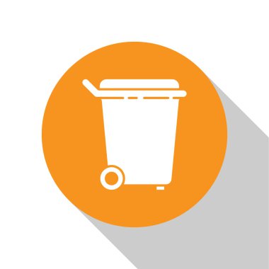 Beyaz Çöp Kutusu simgesi beyaz arkaplanda izole edildi. Çöp kutusu tabelası. Sepet simgesini geri dönüştür. Ofis çöpü ikonu. Turuncu daire düğmesi. Vektör İllüstrasyonu.