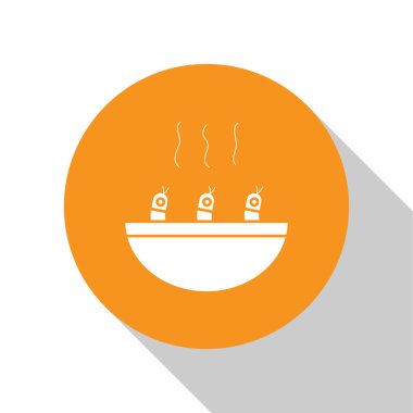 Beyaz arka planda izole edilmiş karides ikonlu beyaz çorba. Tom yum kung çorbası. Turuncu daire düğmesi. Vektör.