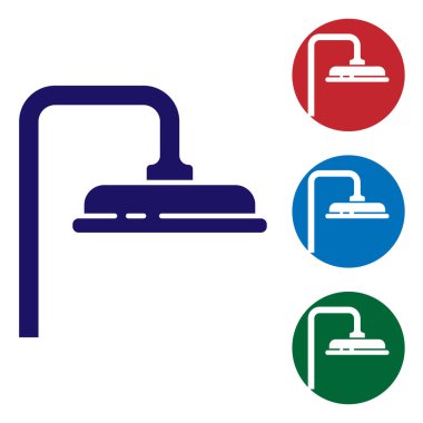 Beyaz zemin üzerinde su damlaları akan bir ikon bulunan mavi duş başlığı. Renkli kare düğmelerle simgeleri ayarla. Vektör İllüstrasyonu.
