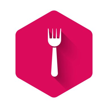 Uzun gölgeli, tek kullanımlık plastik çatal simgesi. Pembe altıgen düğmesi. Vektör İllüstrasyonu.