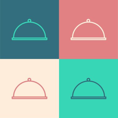 Popüler sanat çizgisi, arka planda izole edilmiş bir tepsi yemek ikonu ile kaplıdır. Tepsi ve kapak. Kapaklı bir restoran saati. Mutfak eşyaları sembolü. Vektör İllüstrasyonu.