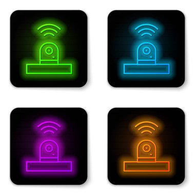 Parlayan neon hattı Beyaz zemin üzerinde akıllı güvenlik kamerası simgesi izole edildi. İnternet kavramının kablosuz bağlantısı. Siyah kare düğme. Vektör.