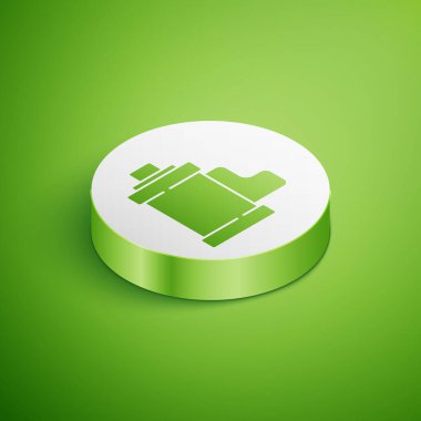 Isometric Camera klasik film rulo kartuş simgesi yeşil arka planda izole. 35 mm 'lik film kutusu. Film şeridi fotoğrafçı ekipmanı. Beyaz daire düğmesi. Vektör.