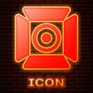 Parlayan neon film spot ışığı ikonu tuğla duvar arkasında izole edilmiş. Işık efekti. Sahne, Stüdyo, Gösteri. Vektör.