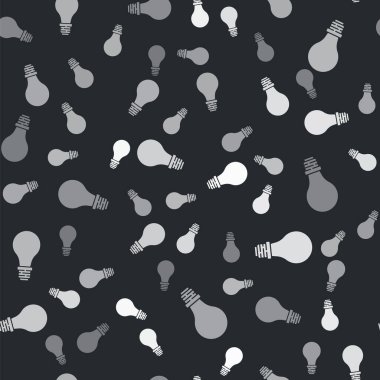 Fikir ikonu kavramına sahip gri ampul siyah arkaplanda izole edilmiş pürüzsüz desen. Enerji ve fikir sembolü. İlham konsepti. Vektör.