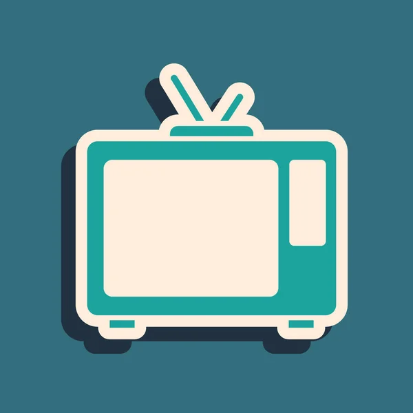 绿色复古电视图标孤立在绿色背景 电视信号 长影子风格 — 图库矢量图片
