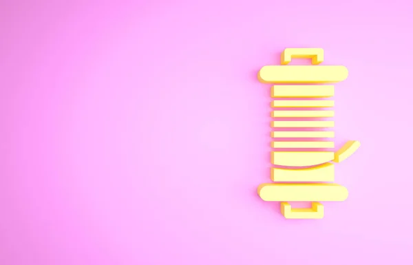 Carretel giratório amarelo para ícone de pesca isolado no fundo rosa. Bobina de pesca. Equipamento de pesca. Conceito de minimalismo. 3D ilustração 3D render — Fotografia de Stock