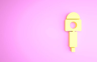 Sarı mikrofon simgesi pembe arka planda izole edildi. Radyodaki mikrofondan. Sözcü işareti. Minimalizm kavramı. 3d illüstrasyon 3B canlandırma