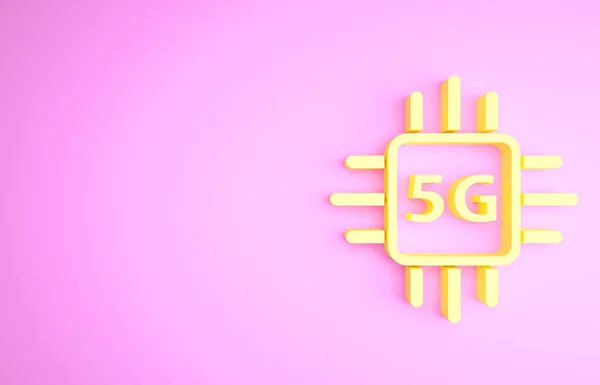 Processador de computador amarelo 5G com microcircuitos ícone CPU isolado em fundo rosa. Chip ou cpu com placa de circuito. Micro processador. Conceito de minimalismo. 3D ilustração 3D render — Fotografia de Stock