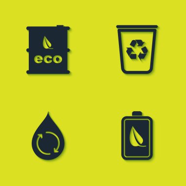 Biyolojik yakıt varilini, Eko doğa yaprağı ve bataryasını, temiz su ve çöp kutusunu geri dönüşüm simgesiyle geri dönüştür. Vektör.