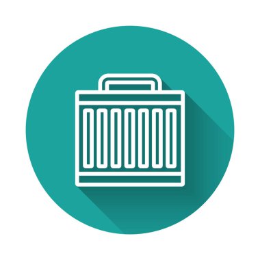 Beyaz çizgi araba soğutma sistemi ikonu uzun gölgeli izole edildi. Yeşil daire düğmesi. Vektör.