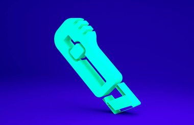 Mavi arkaplanda yeşil kırtasiye bıçağı simgesi izole edildi. Ofis kâğıt kesicisi. Minimalizm kavramı. 3d illüstrasyon 3B canlandırma