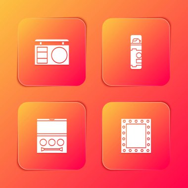 Göz farı paletini, tıraş jeli köpüğünü ve ışık ikonlu makyaj aynasını ayarla. Vektör.