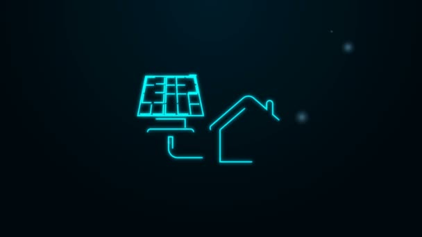 Casa de línea de neón brillante con icono de panel solar aislado sobre fondo negro. Ecología, energía solar renovable. Casa respetuosa con el medio ambiente. Protección Ambiental. Animación gráfica de vídeo 4K — Vídeos de Stock