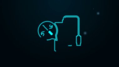 Siyah zemin üzerinde izole edilmiş, tornavida ve anahtar ikonu olan parlak neon hat güç bankası. Ayarlama, servis, ayar, bakım, onarım, onarım. 4K Video hareketli grafik canlandırması