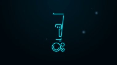 Parlayan neon hattı blender simgesi siyah arkaplanda izole edildi. Mutfak elektrikli kırıcı ve kase. Meyve suyu, kokteyl ya da meyve suyu. 4K Video hareketli grafik canlandırması
