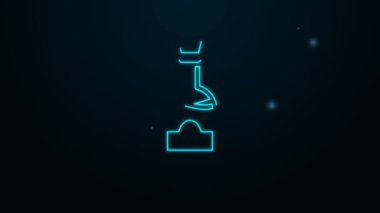 Parlayan neon çizgisi şarap şişeleri siyah arka planda izole edilmiş. 4K Video hareketli grafik canlandırması