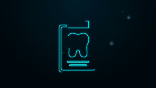 Diş kartı ya da hasta tıbbi kayıtları ikonu olan parlak neon çizgili pano siyah arkaplanda izole edilmiş. Diş sigortası. Diş sağlığı kliniği raporu. 4K Video hareketli grafik canlandırması — Stok video