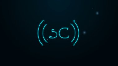 Parlayan neon hattı 5G yeni kablosuz internet kablosuz bağlantı simgesi siyah arkaplanda izole edildi. Küresel ağ yüksek hızlı bağlantı veri oranı teknolojisi. 4K Video hareketli grafik canlandırması