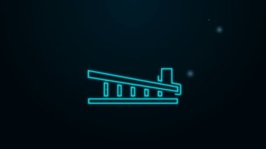 Parlayan neon hattı Pan flüt simgesi siyah arkaplanda izole edildi. Geleneksel Peru müzik aleti. Zampona. Peru, Bolivya ve Meksika 'dan halk enstrümanı. 4K Video hareketli grafik canlandırması