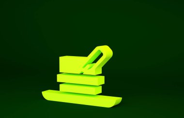 Yeşil arka planda tüy ikonu olan sarı avcı şapkası. Ekose kış şapkası. Minimalizm kavramı. 3d illüstrasyon 3B canlandırma.