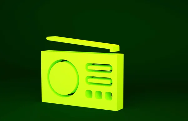 Rádio Amarelo Com Ícone Antena Isolado Fundo Verde Conceito Minimalismo — Fotografia de Stock
