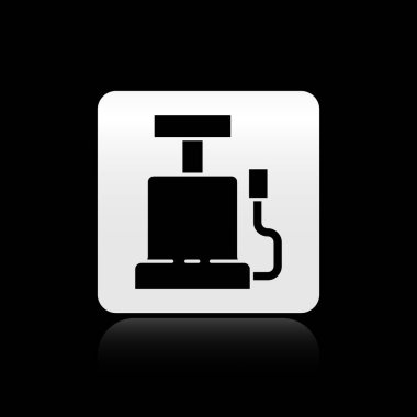 Siyah araba hava pompası ikonu siyah arkaplanda izole edildi. Gümüş kare düğme. Vektör.